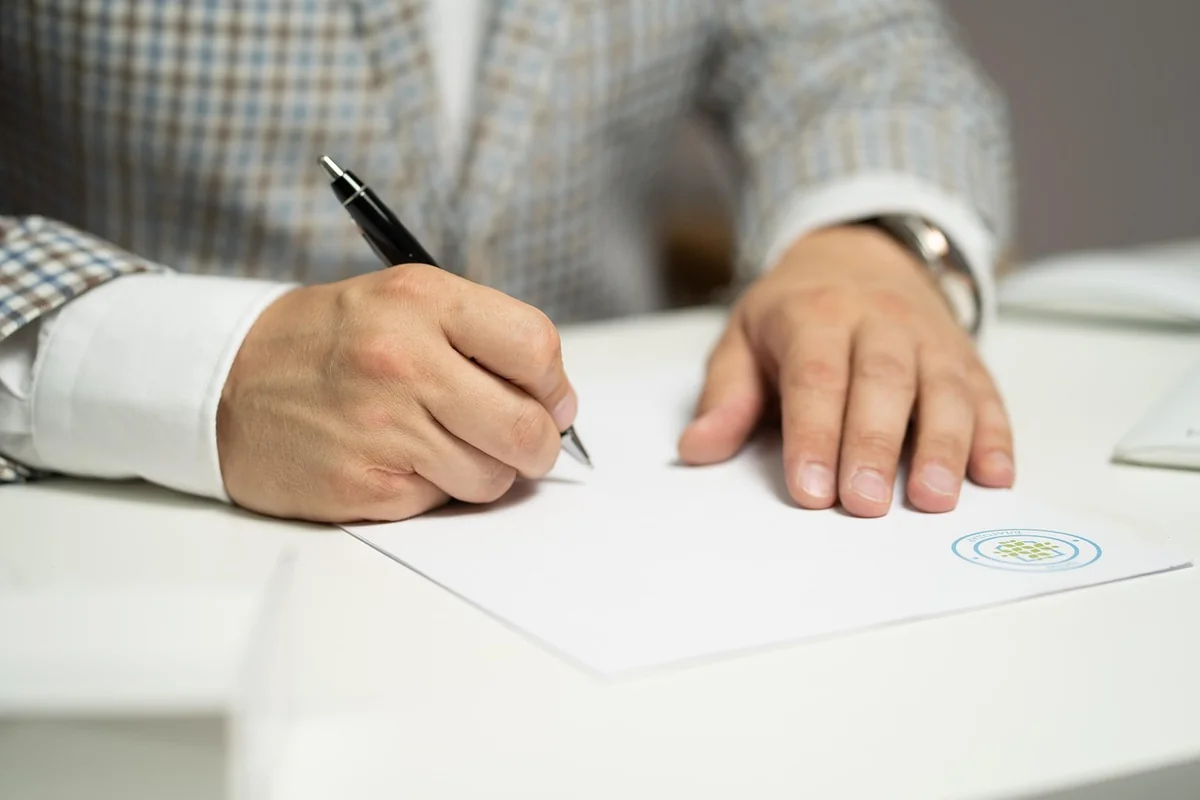 Comment présenter une signature pour ordre : la formule type qui fonctionne