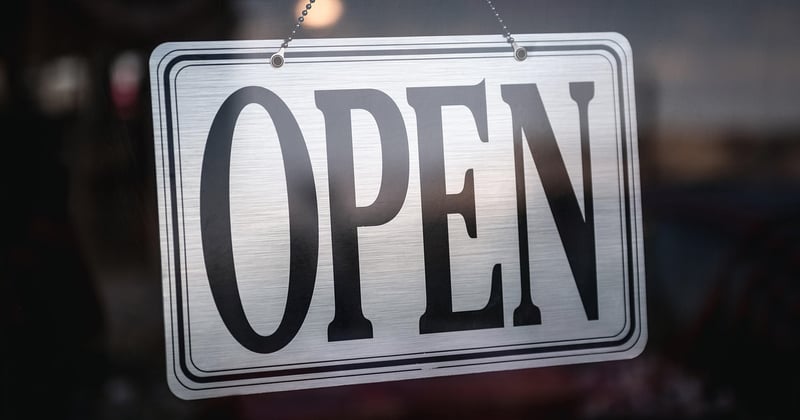 Panneau signalétique extérieur entreprise dans le 44 : le guide pour bien choisir