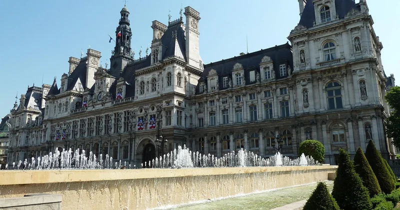 Réglementation : les démarches à faire en mairie avant de poser votre enseigne